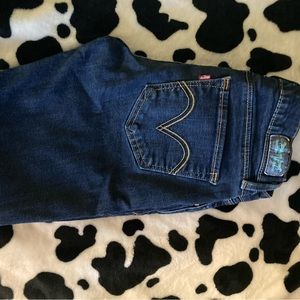 Levi 524 skinny capris size 5/27w